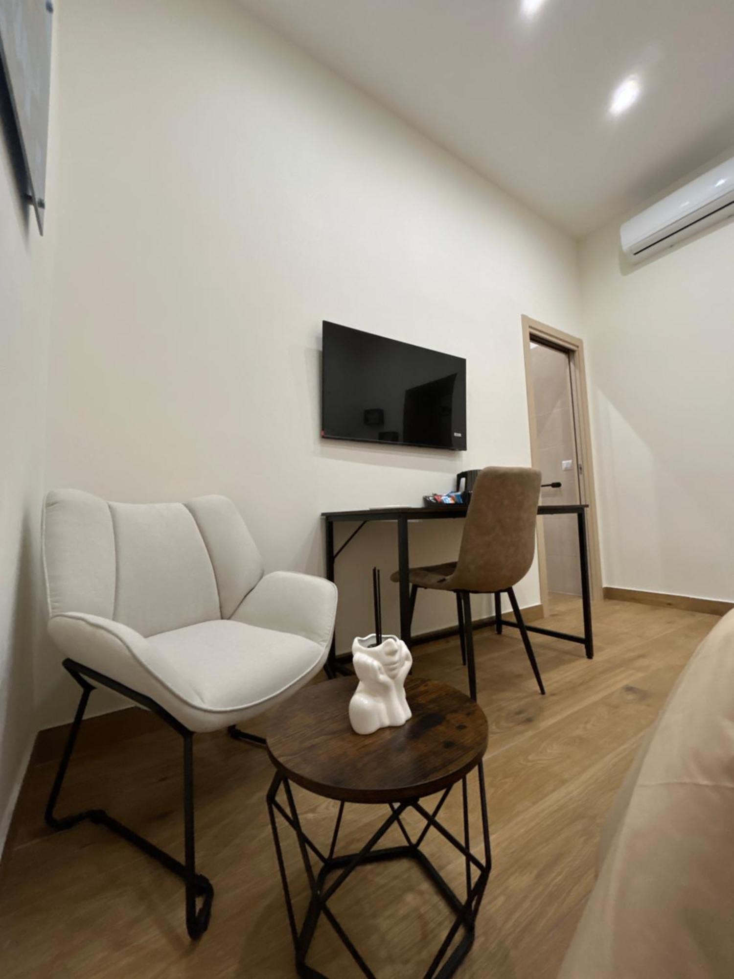 Somnia Luxury Rooms Наполи Екстериор снимка