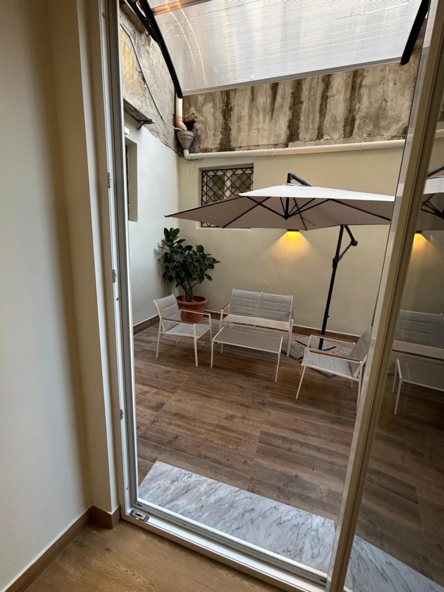 Somnia Luxury Rooms Наполи Екстериор снимка