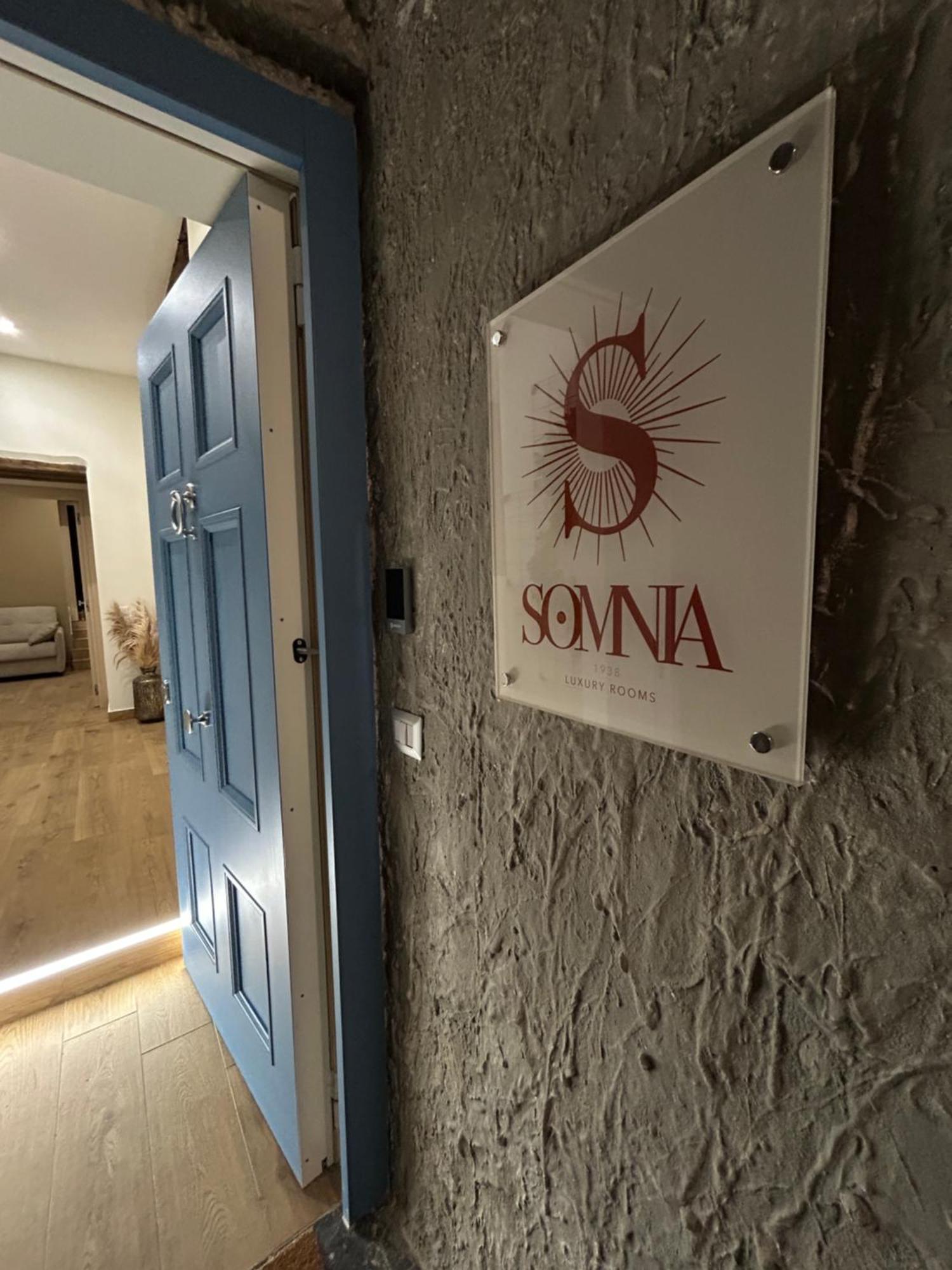 Somnia Luxury Rooms Наполи Екстериор снимка